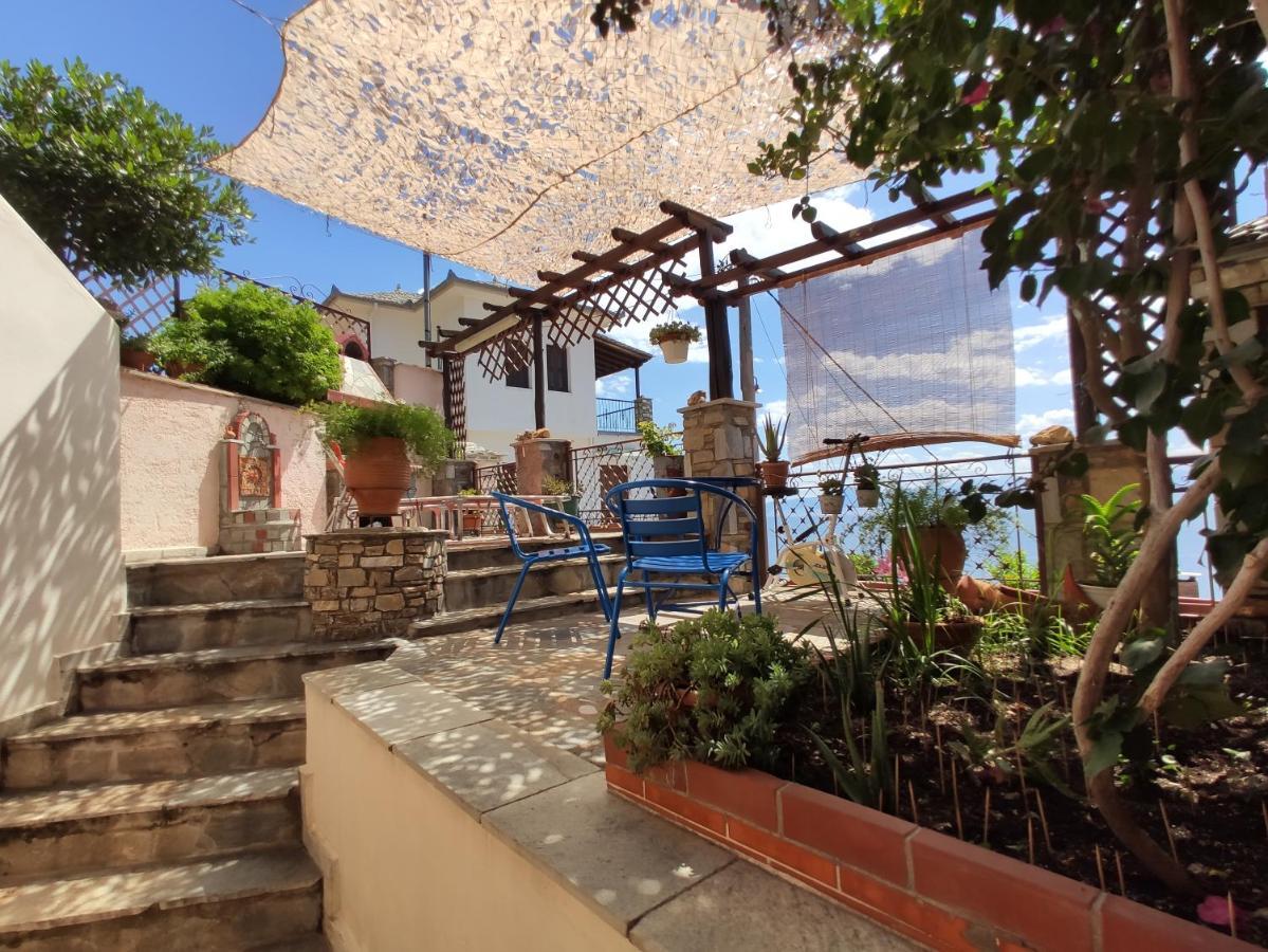 The Pagasetic Balcony - Magestic Sea Cottage Волос Экстерьер фото