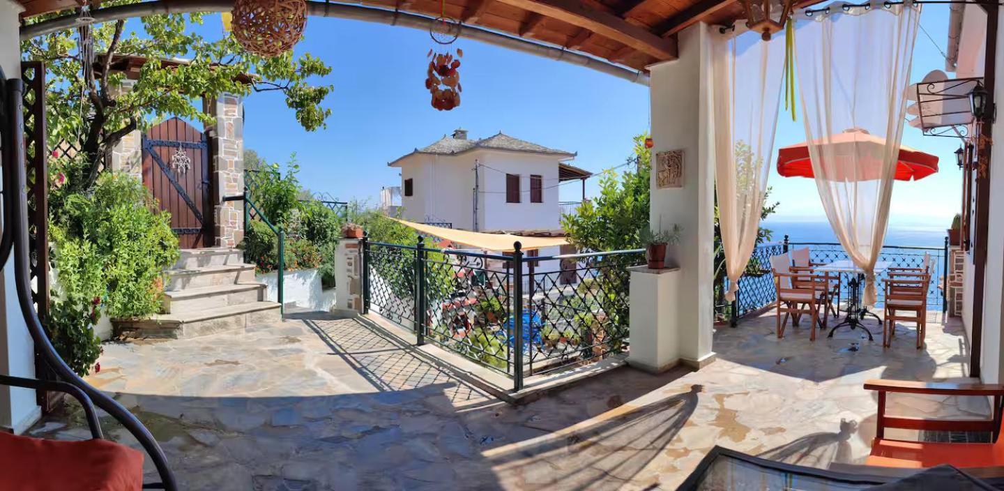 The Pagasetic Balcony - Magestic Sea Cottage Волос Экстерьер фото