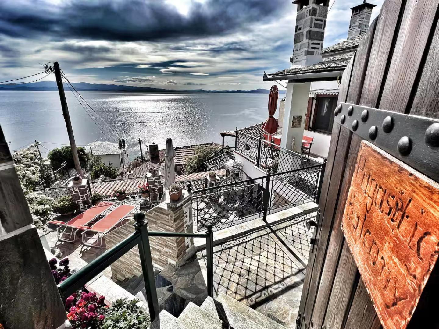 The Pagasetic Balcony - Magestic Sea Cottage Волос Экстерьер фото